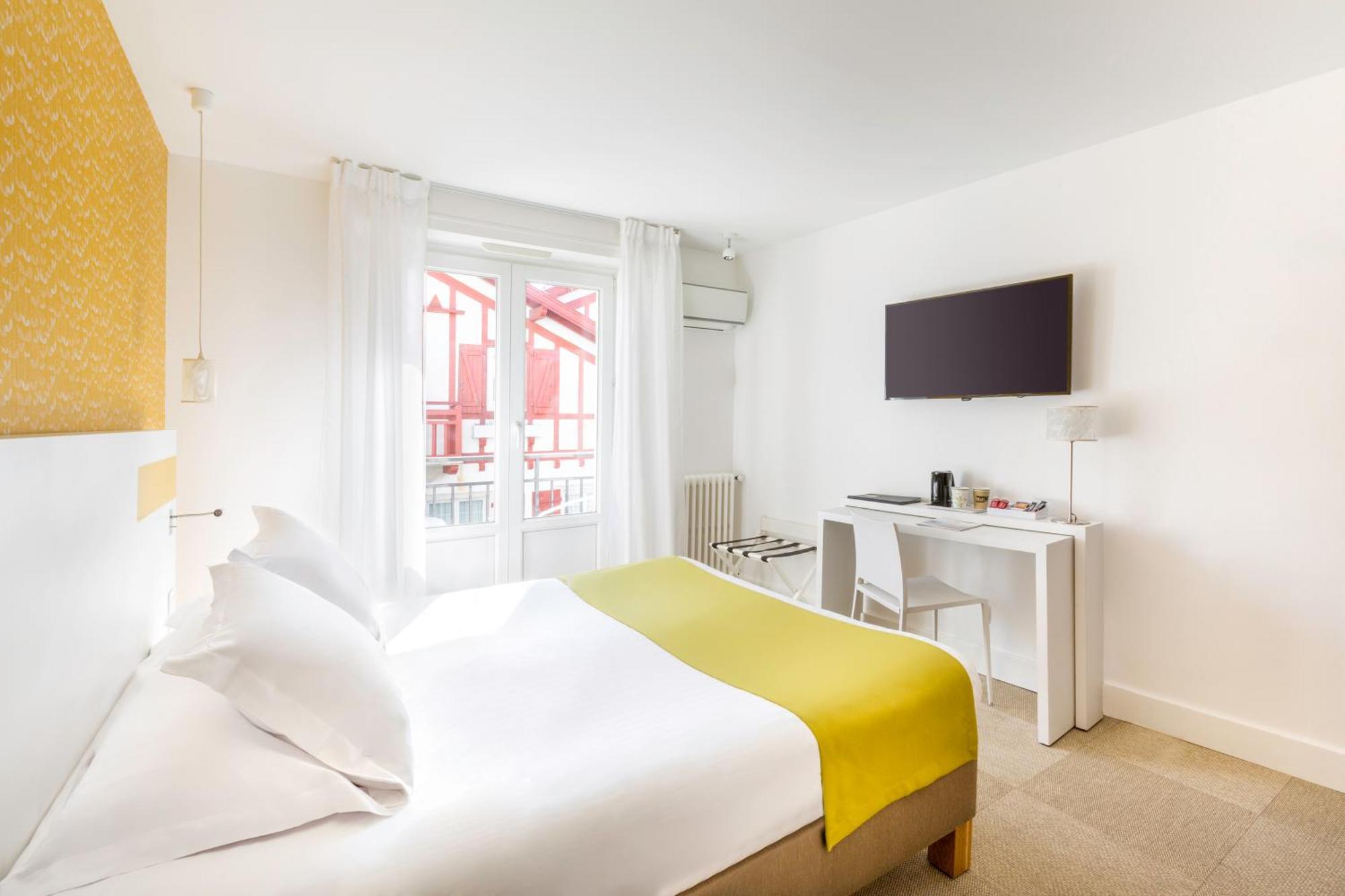 Hotel Kemaris Biarritz Bagian luar foto
